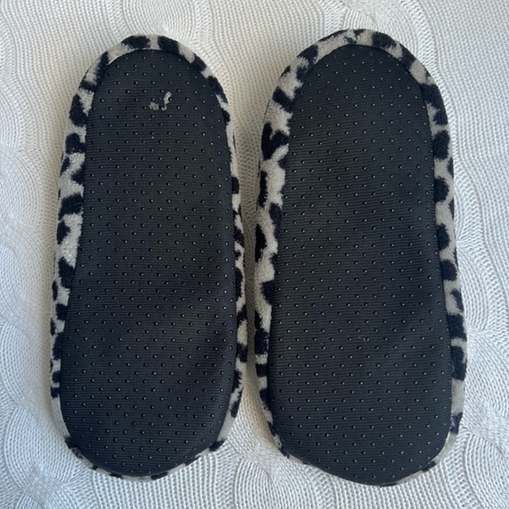 Isaac Mizrahi Cheetah Print Slippers - Picture 3 of 5